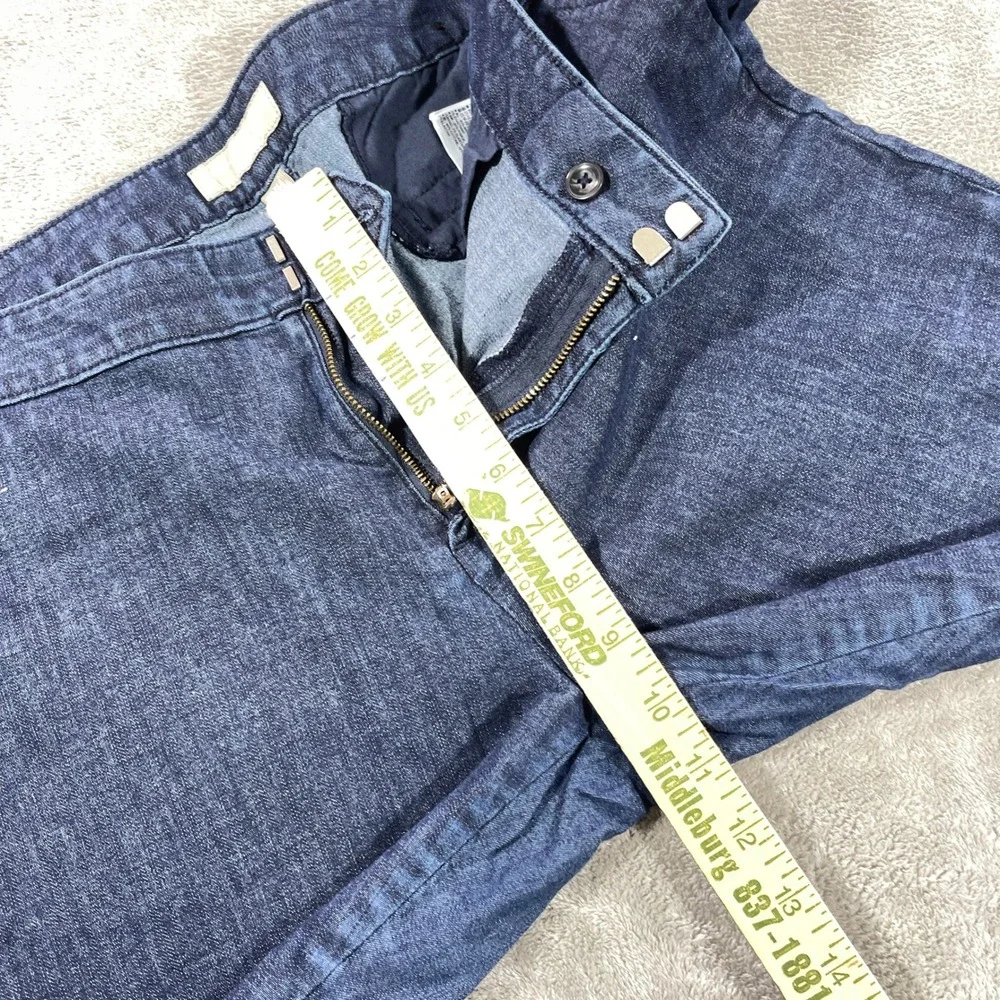 Banana Republic while opening out